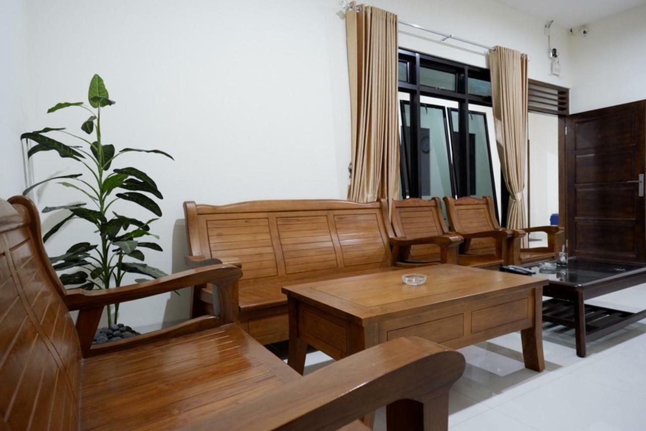Hotel Reddoorz Near Living Plaza Purwokerto Exterior foto
