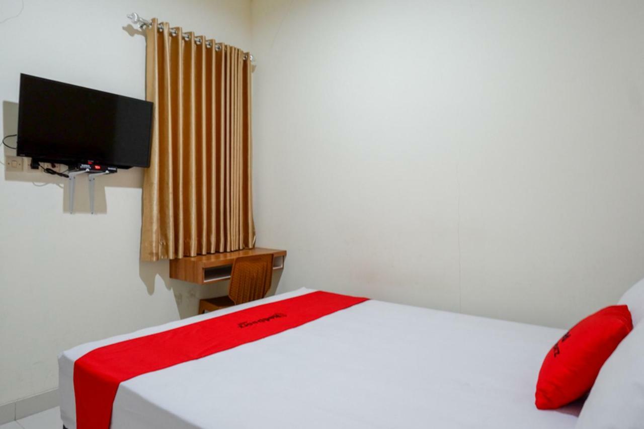 Hotel Reddoorz Near Living Plaza Purwokerto Exterior foto